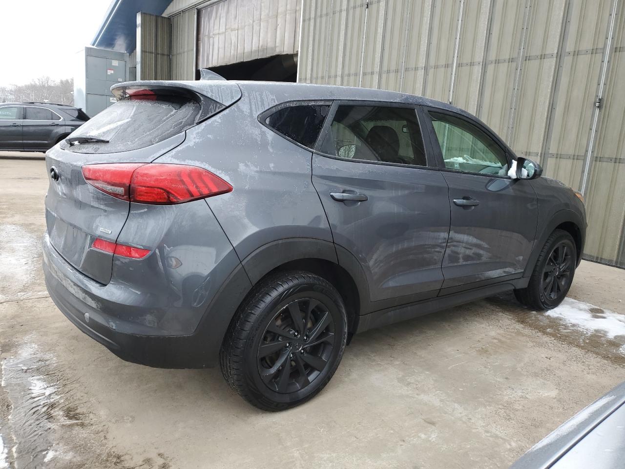 Image 3 of 2019 HYUNDAI TUCSON SE 2019 with VIN KM8J2CA40KU868685