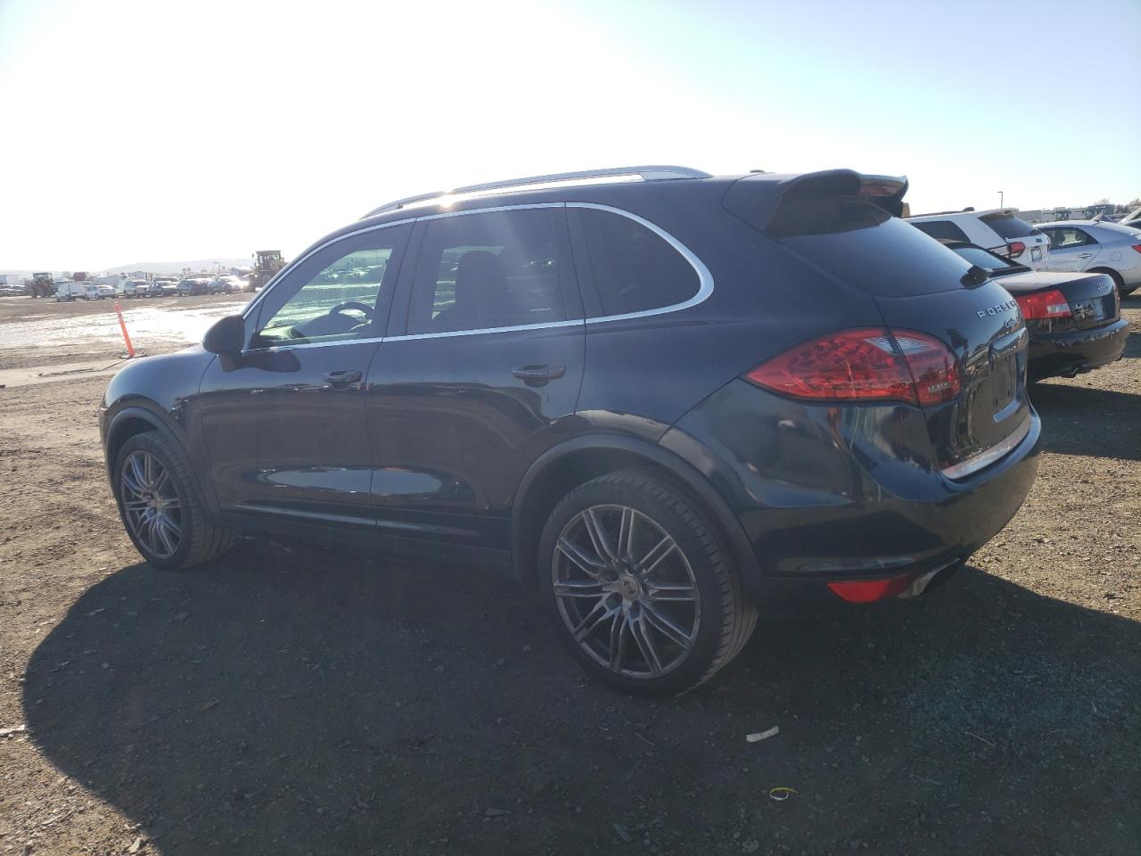 Obraz 2 z Porsche Cayenne 2012 z VIN WP1AA2A29CLA07995