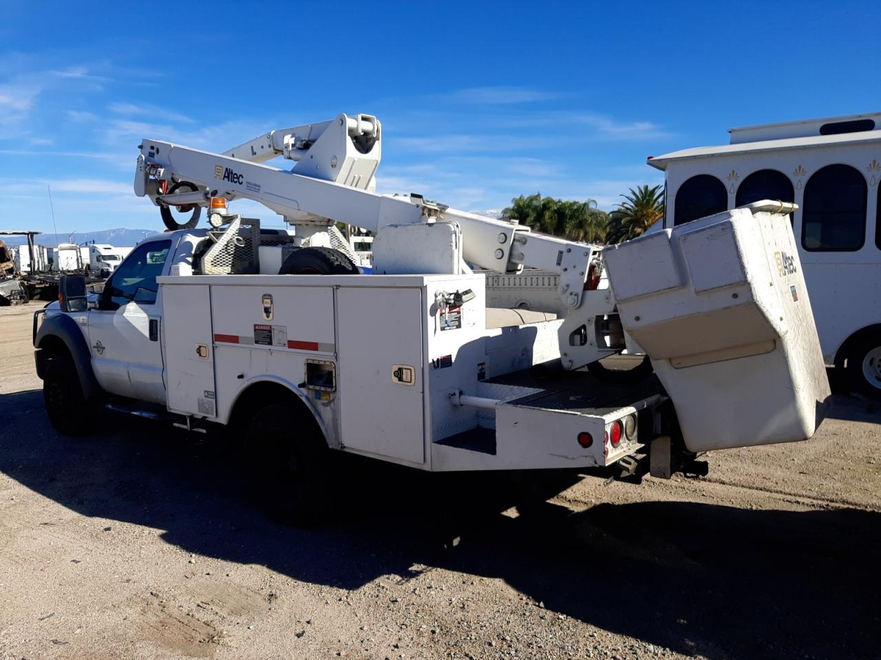 Изображение 2 2013 FORD F550 SUPER DUTY 2013 с VIN 1FDUF5HTXDEB46759