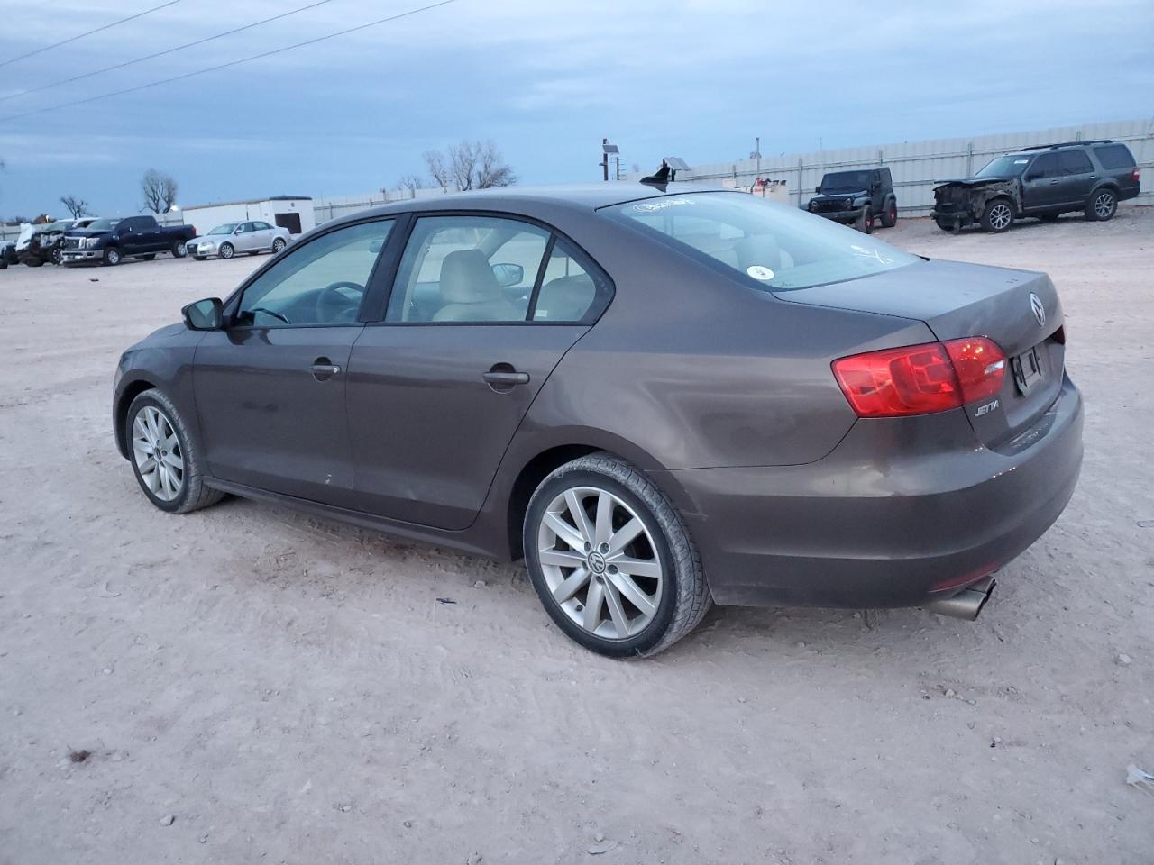 Изображение 2 2014 VOLKSWAGEN JETTA SE 2014 с VIN 3VWB17AJ0EM334696