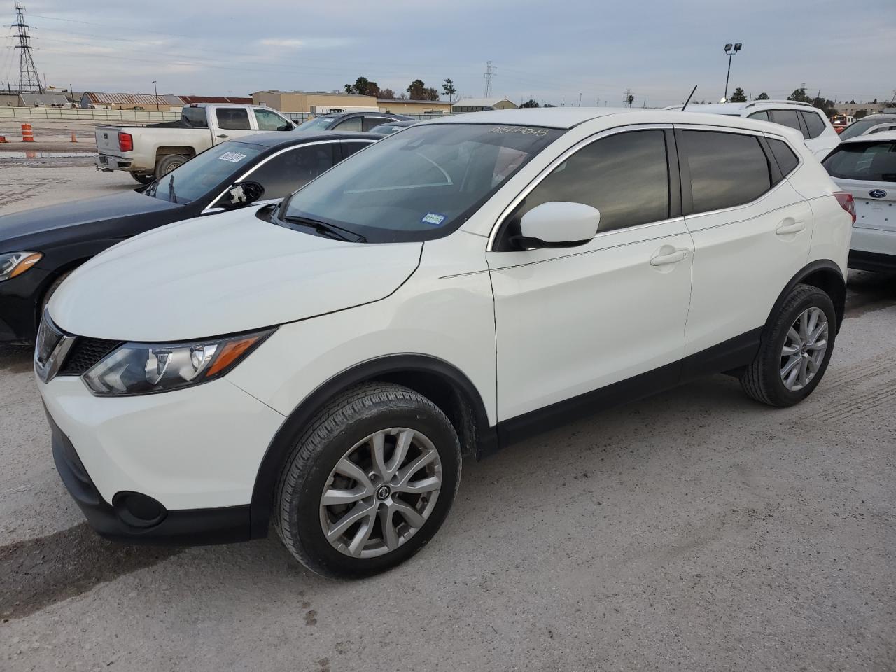 Obraz 1 z 2020 NISSAN ROGUE SPORT S 2020 z VIN JN1BJ1CV2LW264764