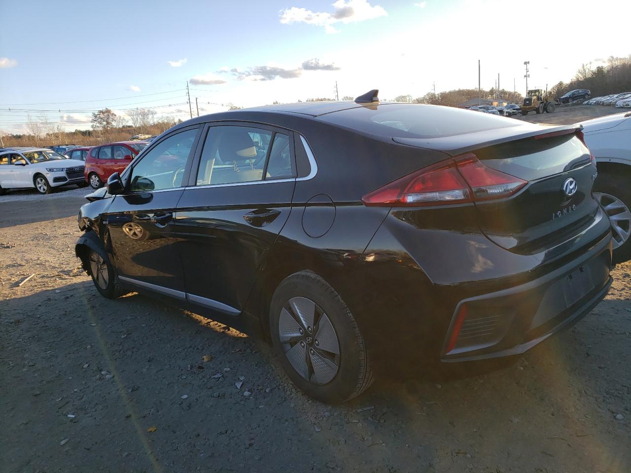 Image 2 of 2020 HYUNDAI IONIQ SE 2020 with VIN KMHC75LC2LU189139
