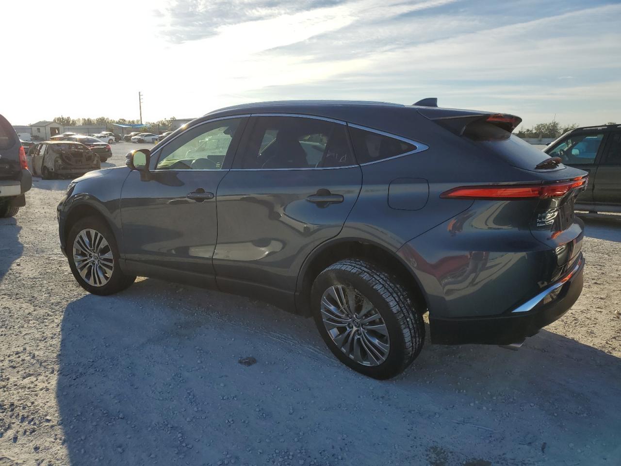 Obraz 2 z 2022 TOYOTA VENZA LE 2022 z VIN JTEAAAAH6NJ099335