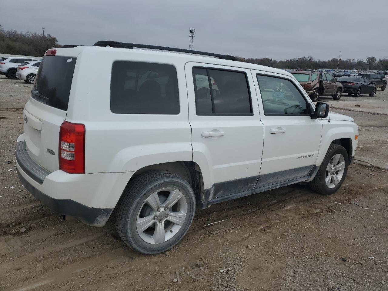 Obraz 3 z 2014 JEEP PATRIOT LATITUDE 2014 z VIN 1C4NJPFB1ED720962