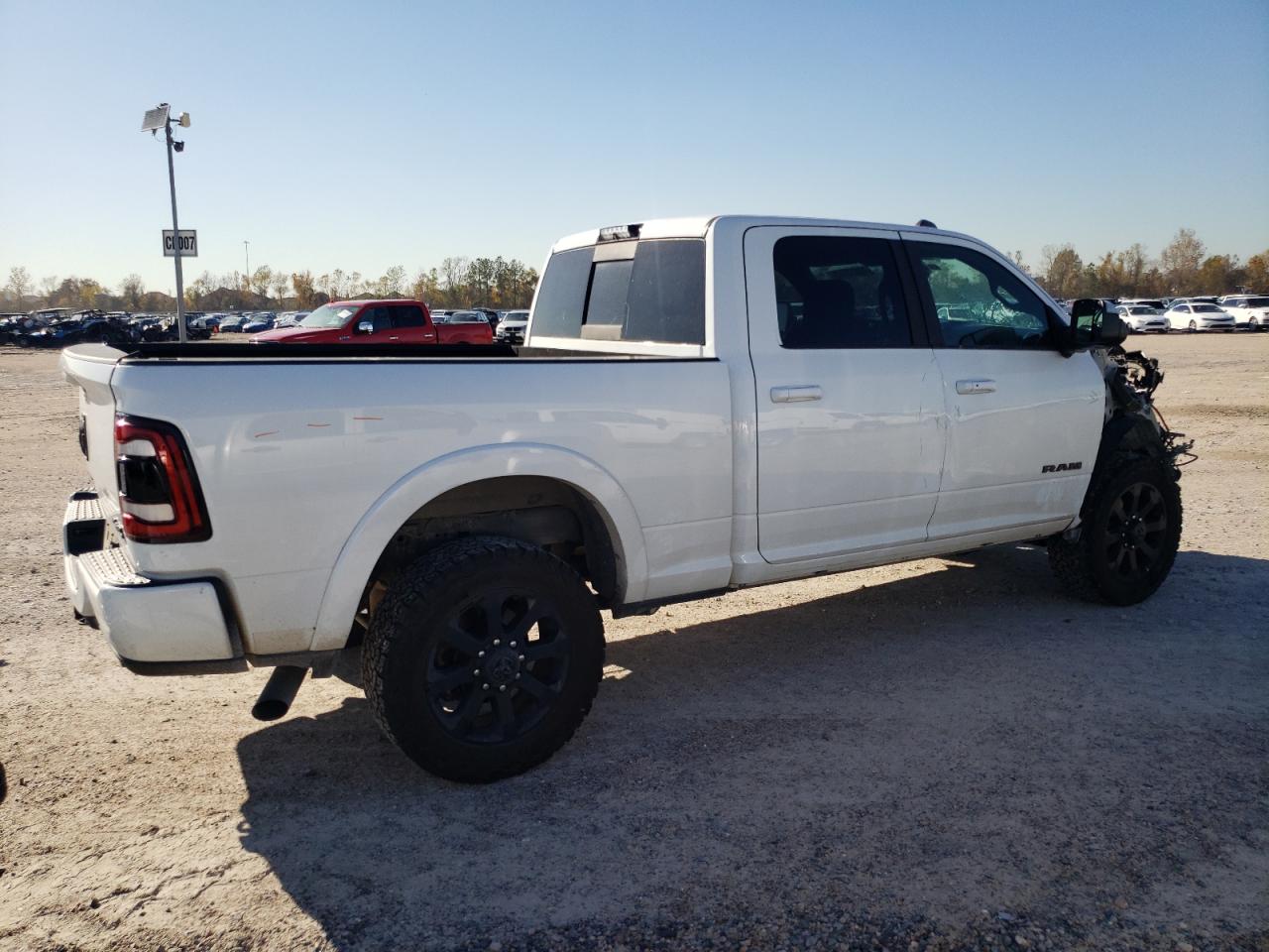 Obraz 3 z 2021 RAM 2500 LARAMIE 2021 z VIN 3C6UR5FL1MG559541