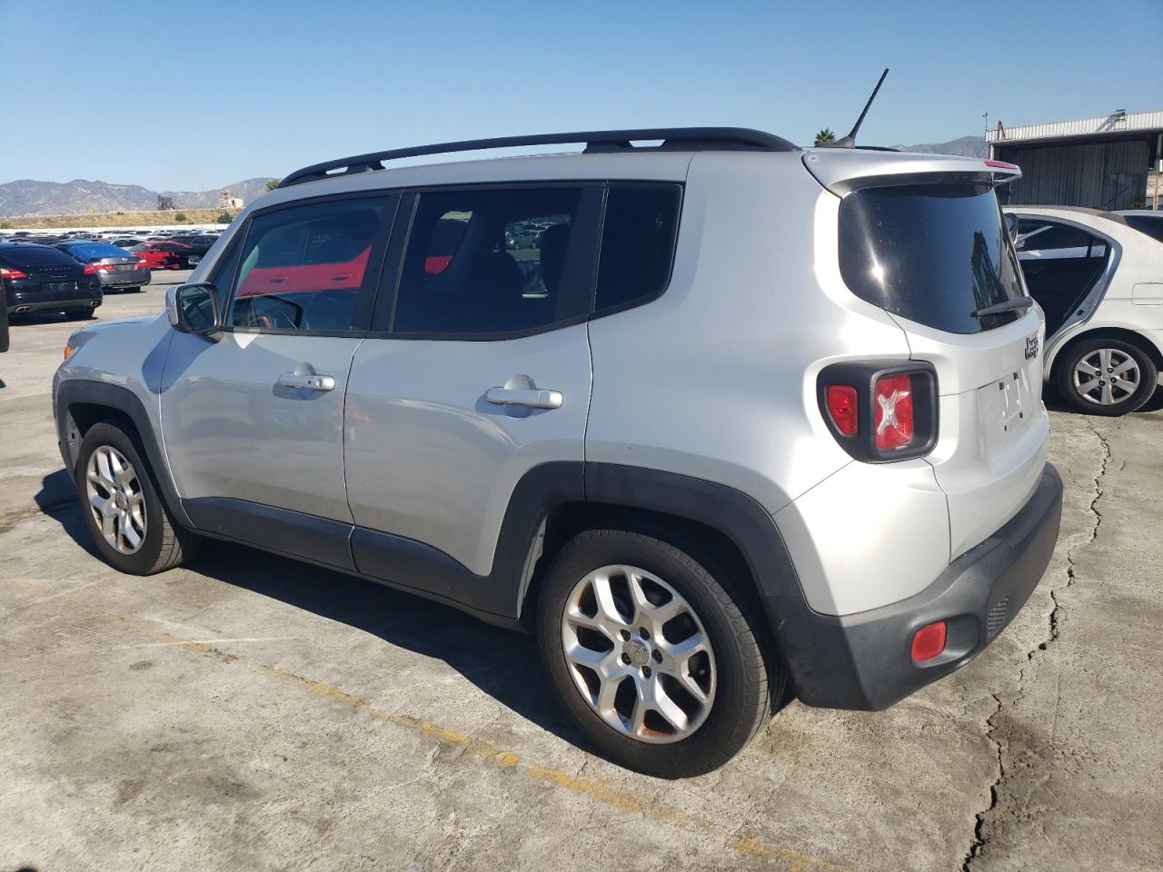 Изображение 2 2015 JEEP RENEGADE LATITUDE 2015 с VIN ZACCJABT0FPB66321