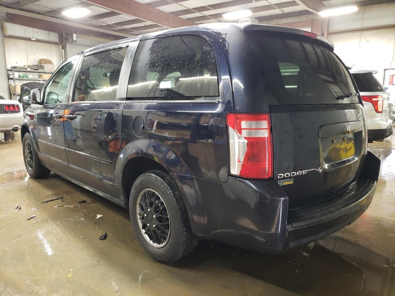 Изображение 2 2010 DODGE GRAND CARAVAN SE 2010 с VIN 2D4RN4DE8AR490719