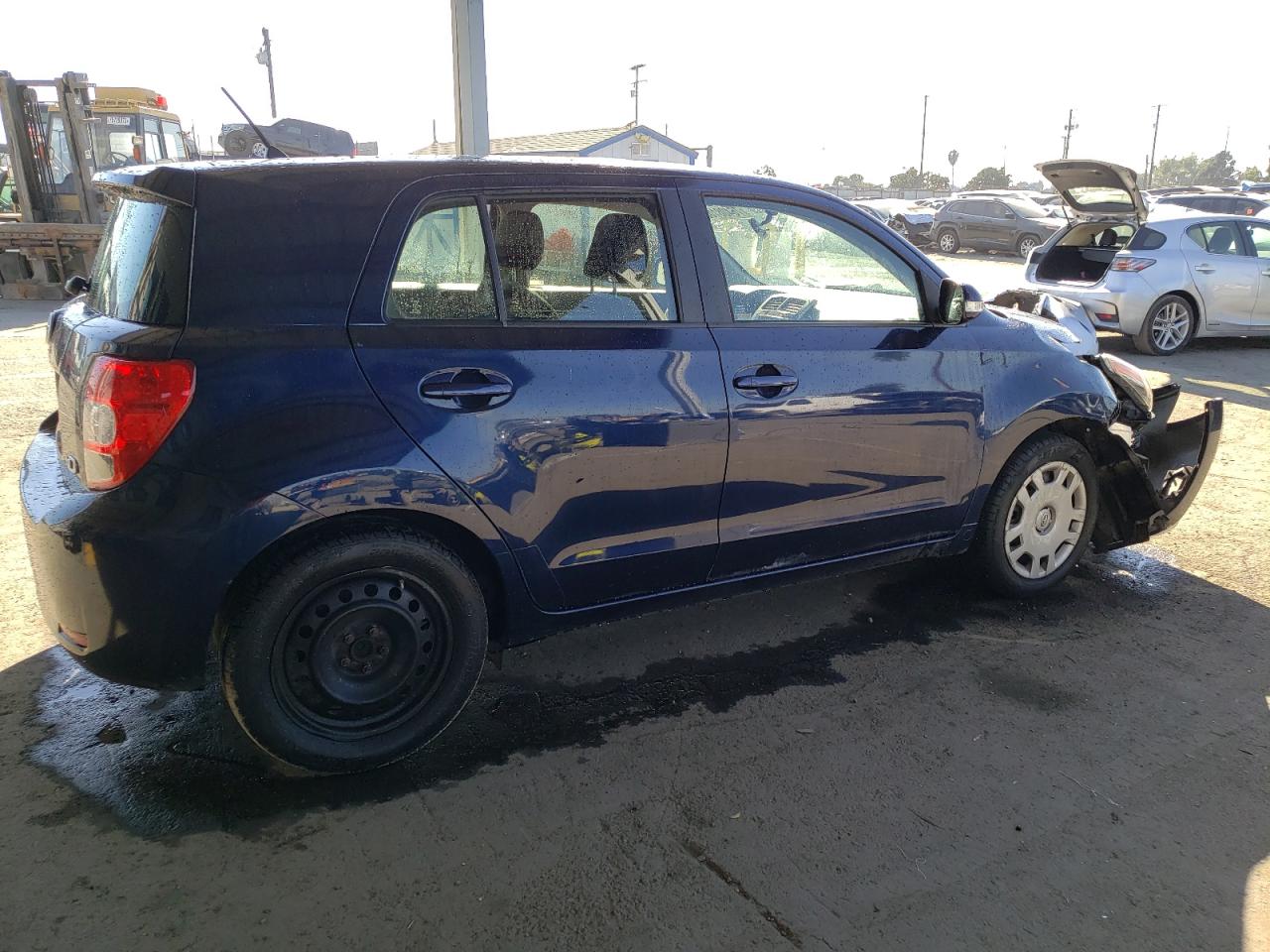 Image 3 of 2014 TOYOTA SCION XD  2014 with VIN JTKKUPB47E1039569