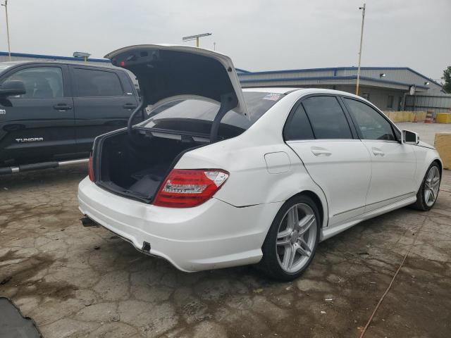Obraz 3 z 2013 MERCEDES-BENZ C 250 2013 z VIN WDDGF4HB2DA778610