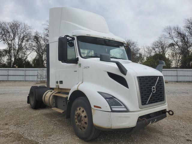 2019 VOLVO VNR  2019 image