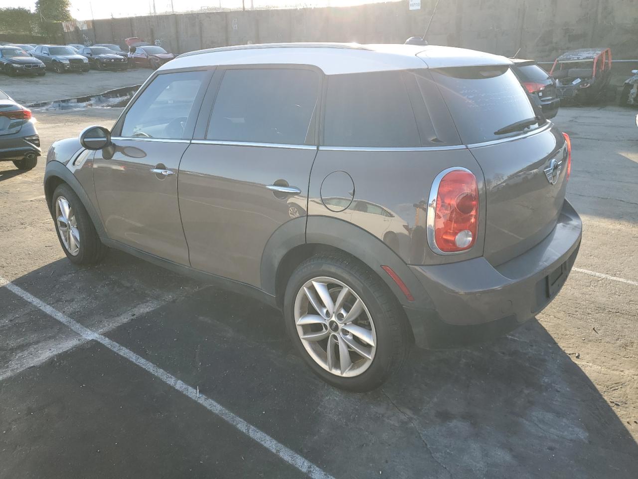 Изображение 2 2014 MINI COOPER COUNTRYMAN 2014 с VIN WMWZB3C50EWR41685