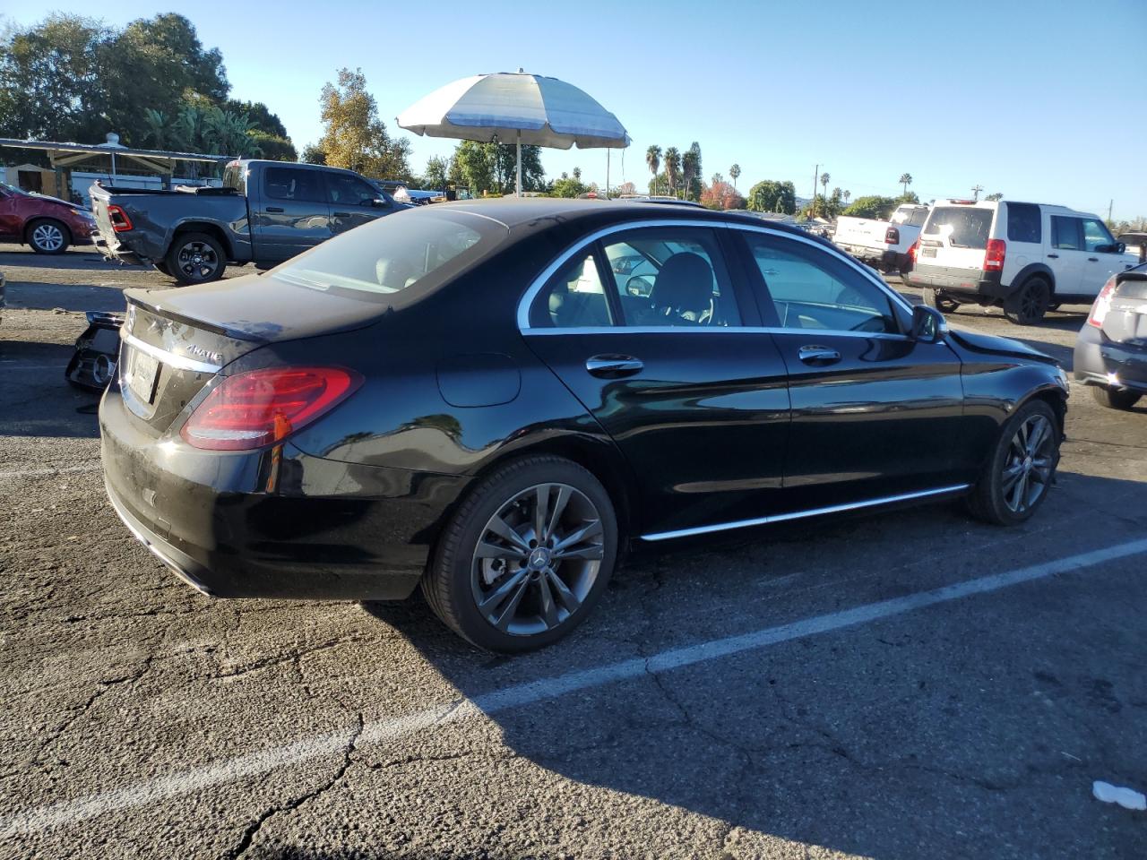 Obraz 3 z 2015 MERCEDES-BENZ C 300 4MATIC 2015 z VIN 55SWF4KB5FU073548