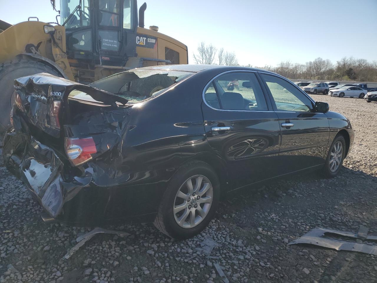 Image 3 of 2003 LEXUS ES 300 2003 with VIN JTHBF30G130138316