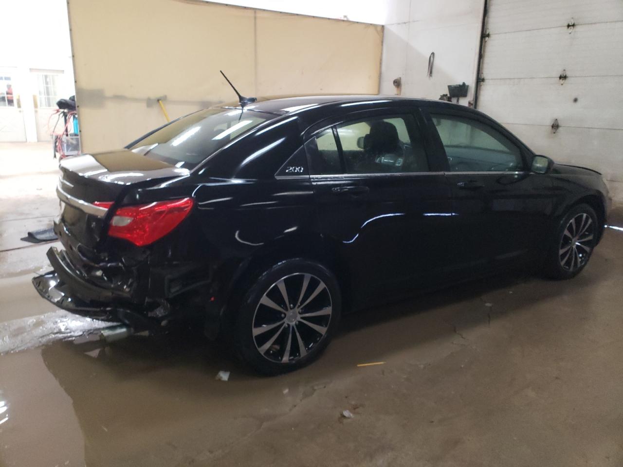 Image 3 of 2013 CHRYSLER 200 LIMITED 2013 with VIN 1C3CCBCG1DN743790