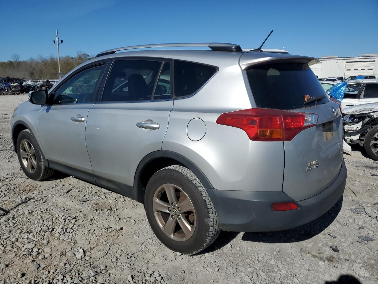 Obraz 2 z 2015 TOYOTA RAV4 XLE 2015 z VIN JTMRFREV7FJ020456