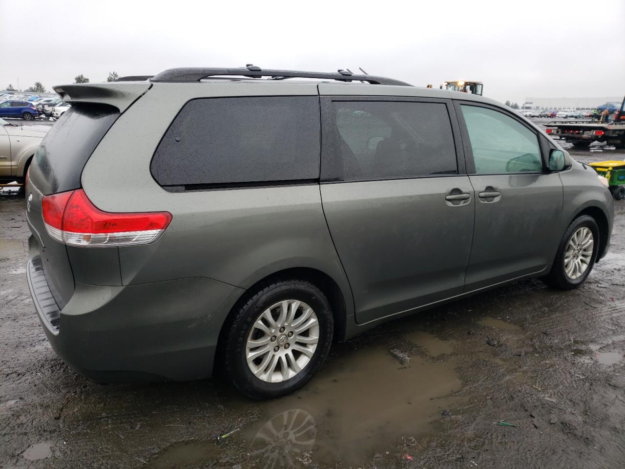Изображение 3 2011 TOYOTA SIENNA XLE 2011 с VIN 5TDYK3DC0BS108475