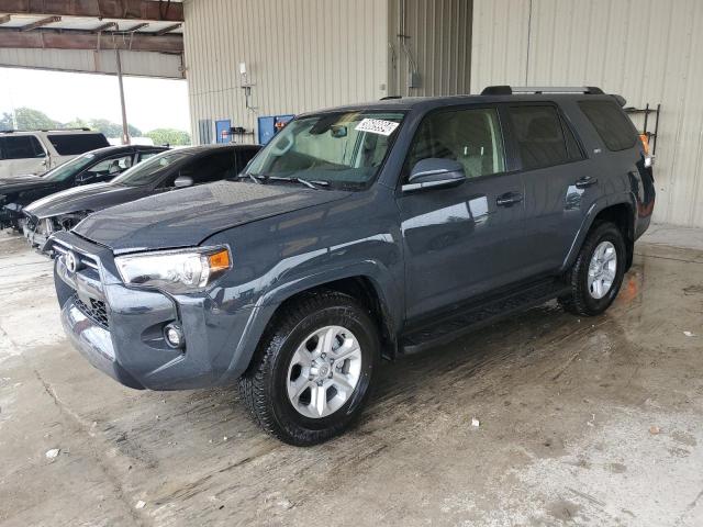Изображение 1 2024 TOYOTA 4RUNNER SR5 2024 с VIN JTEEU5JR8R5307710