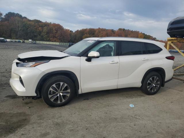 Изображение 2020 TOYOTA HIGHLANDER XLE 2020