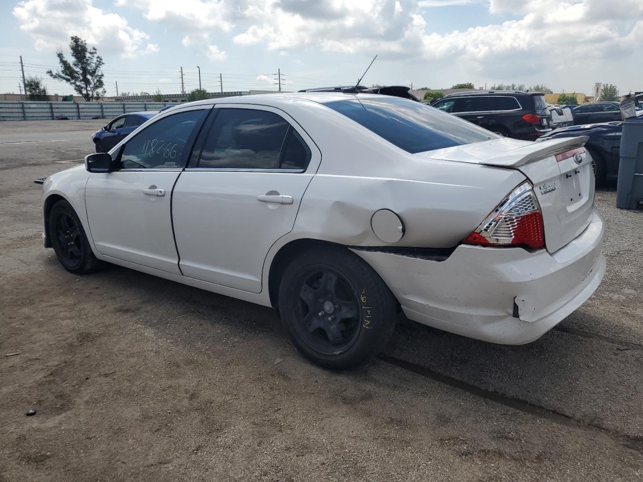 Image 2 of 2011 FORD FUSION SE 2011 with VIN 3FAHP0HA1BR240906