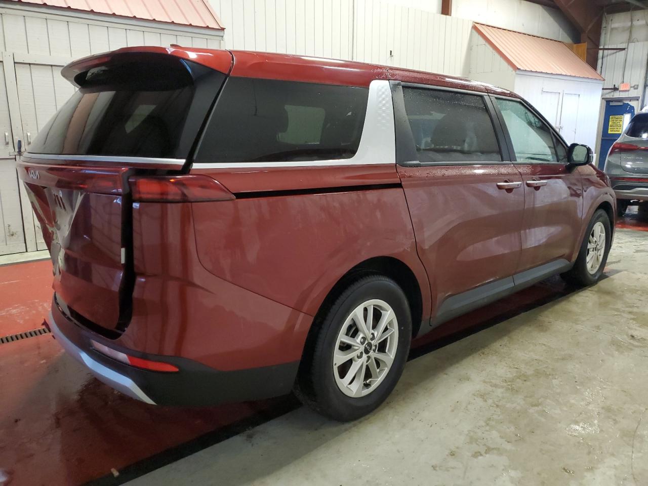 Image 3 of 2022 KIA CARNIVAL LX 2022 with VIN KNDNB4H31N6109657