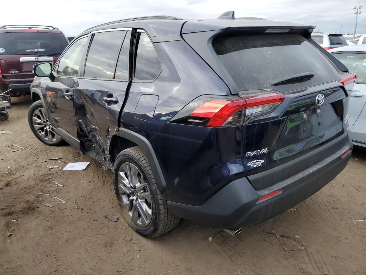 Изображение 2 2023 TOYOTA RAV4 XLE PREMIUM 2023 с VIN JTMA1RFV0PD093338