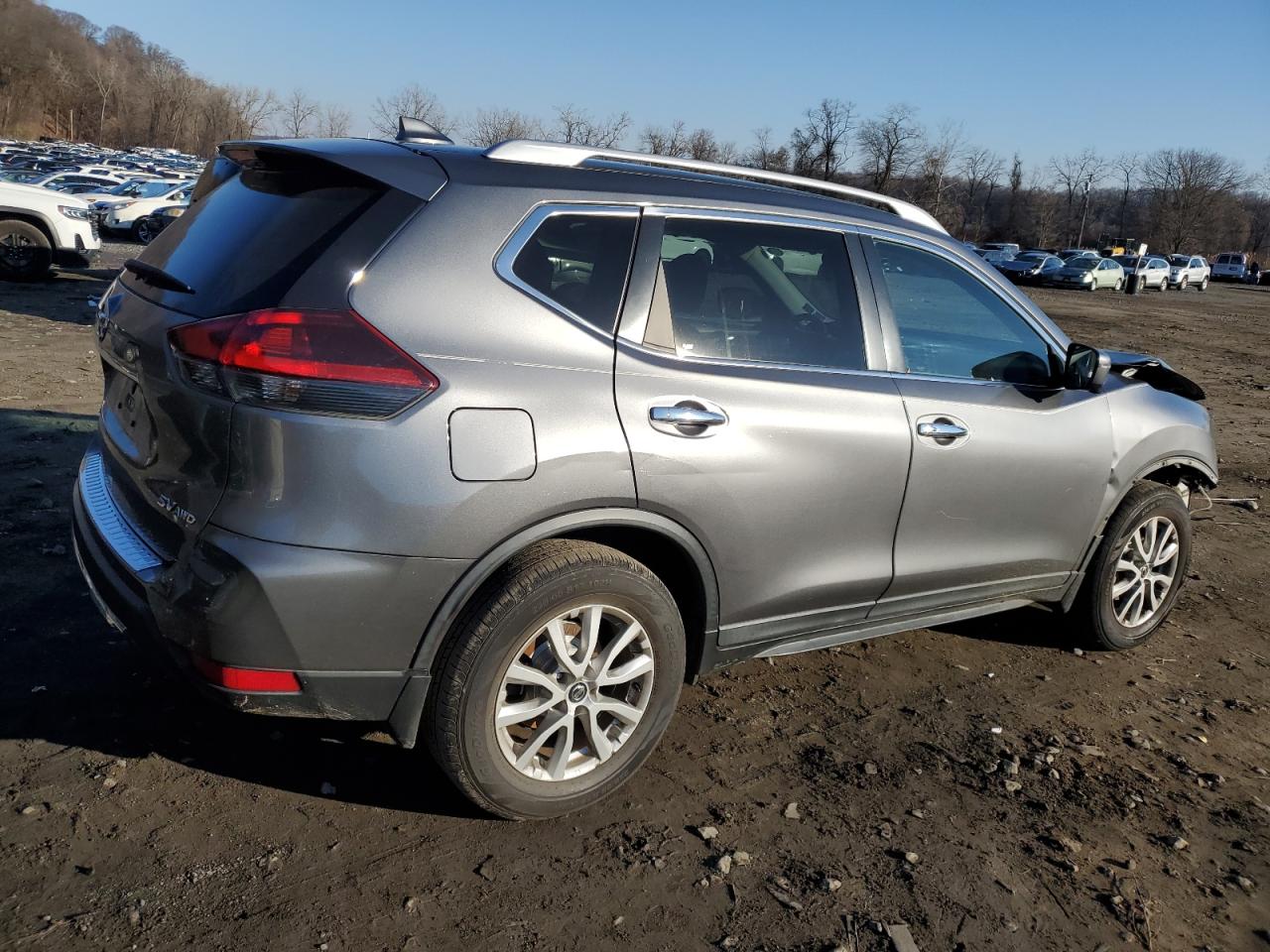 Image 3 of 2018 NISSAN ROGUE S 2018 with VIN KNMAT2MV5JP532995