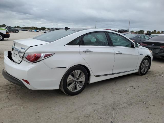 Image 3 of 2015 HYUNDAI SONATA HYBRID 2015 with VIN KMHEC4A48FA119452