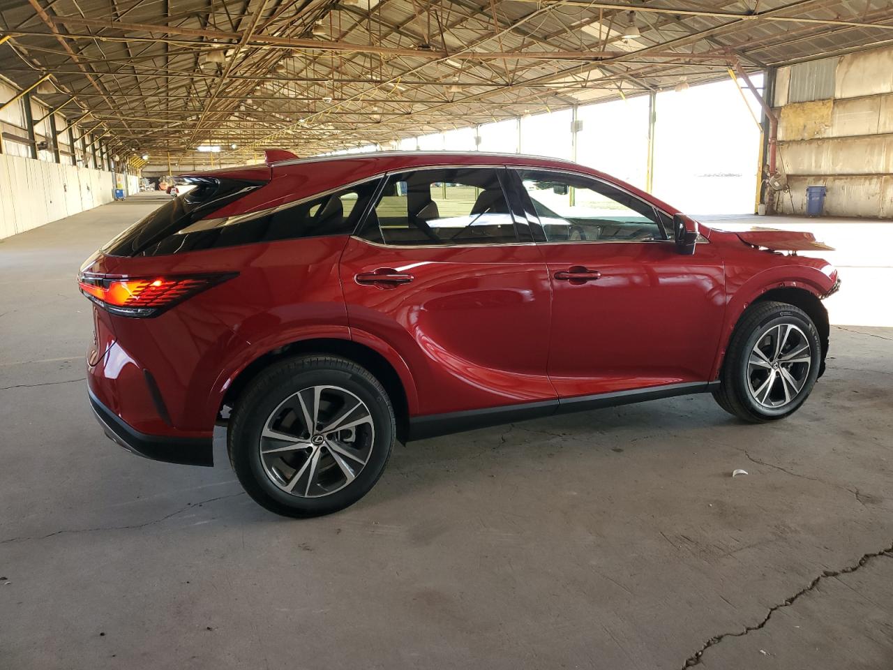 Изображение 3 2023 LEXUS RX 350H BASE 2023 с VIN 2T2BBMCA8PC019163