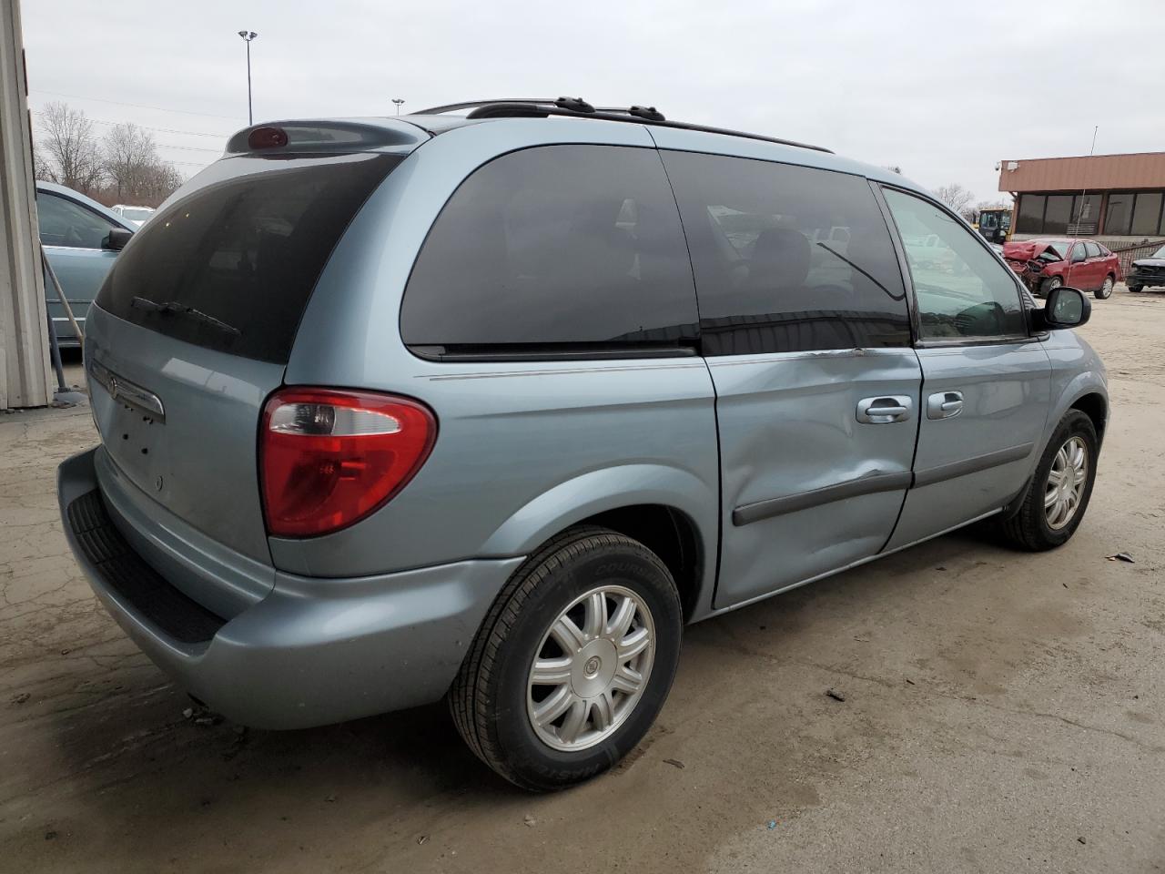 Image 3 of 2006 CHRYSLER TOWN & COUNTRY  2006 with VIN 1A4GP45R76B584686