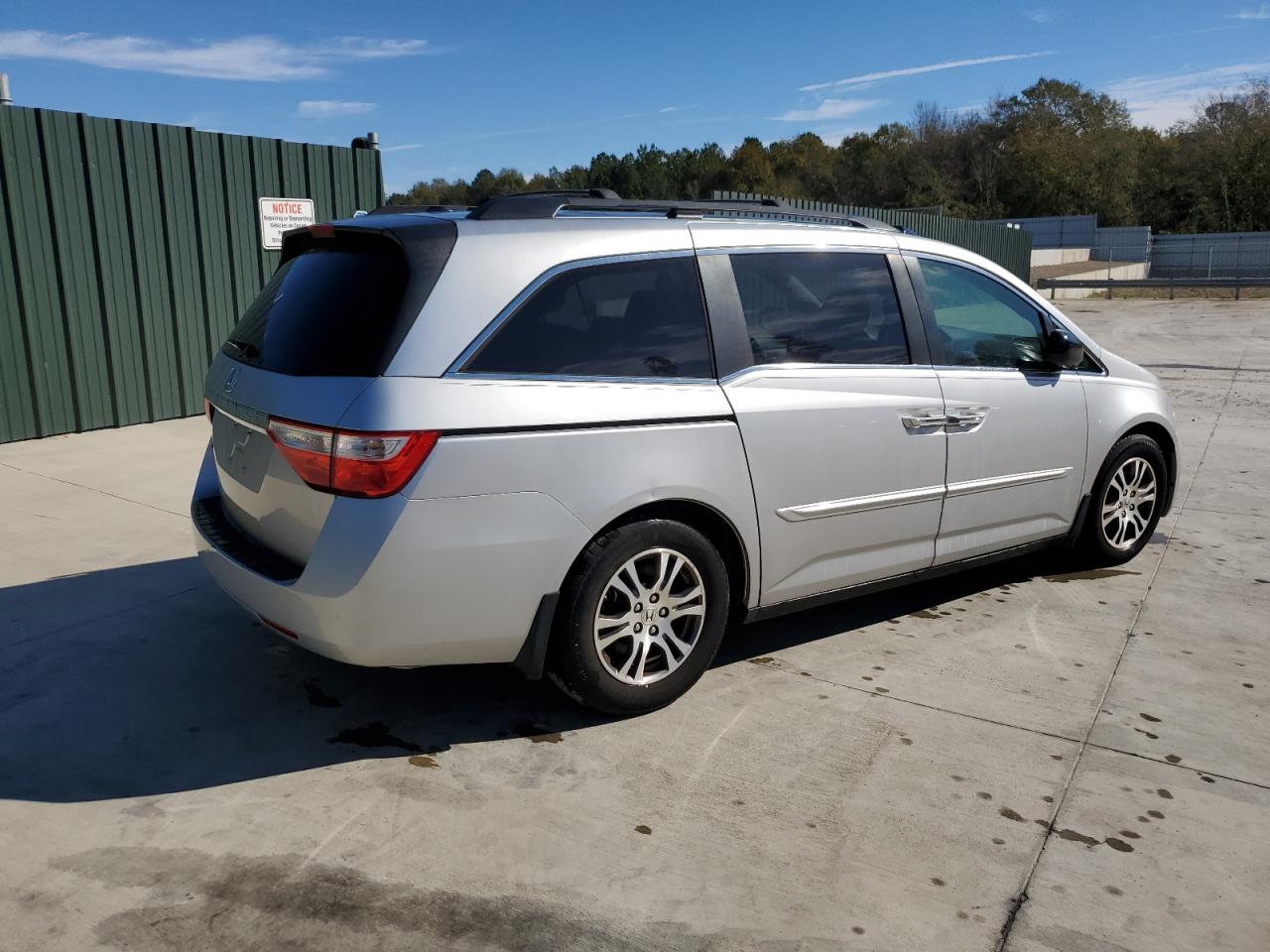 Image 3 of 2011 HONDA ODYSSEY EXL 2011 with VIN 5FNRL5H60BB086287
