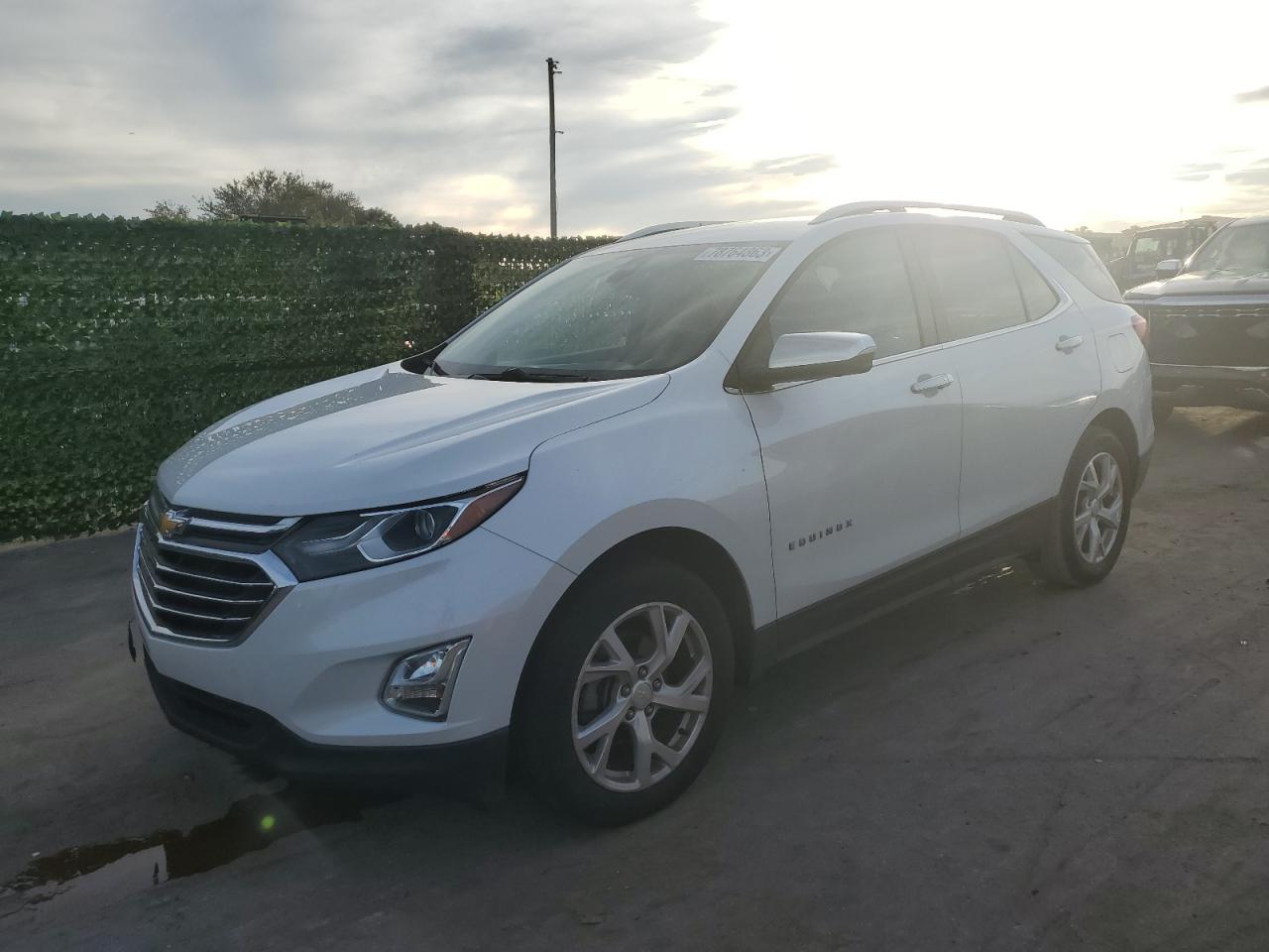 Obraz 1 z 2019 CHEVROLET EQUINOX PREMIER 2019 z VIN 2GNAXNEV2K6226317