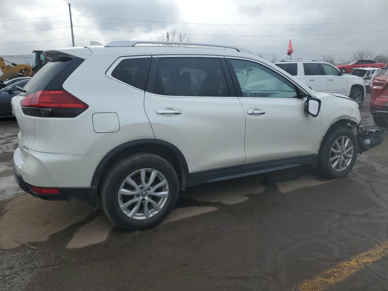 Image 3 of 2017 NISSAN ROGUE S 2017 with VIN KNMAT2MV1HP552574