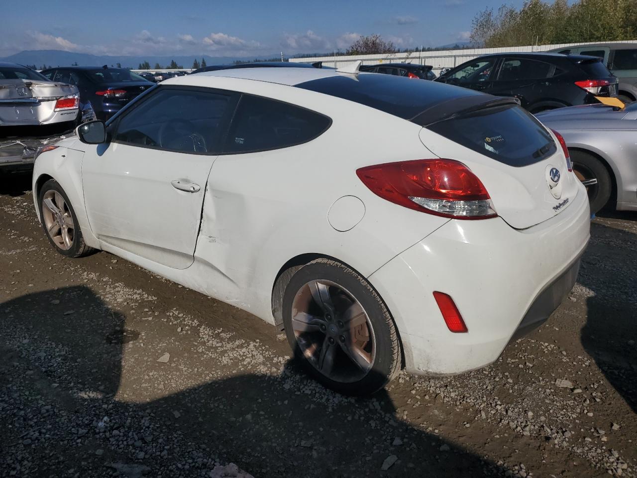 Image 2 of 2015 HYUNDAI VELOSTER  2015 with VIN KMHTC6ADXFU228495