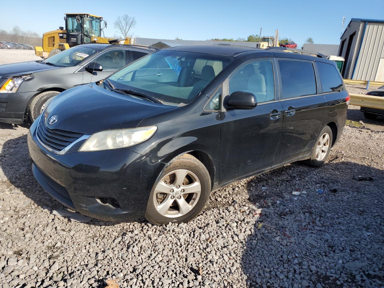 Image 1 of 2013 TOYOTA SIENNA LE 2013 with VIN 5TDKK3DC2DS339466