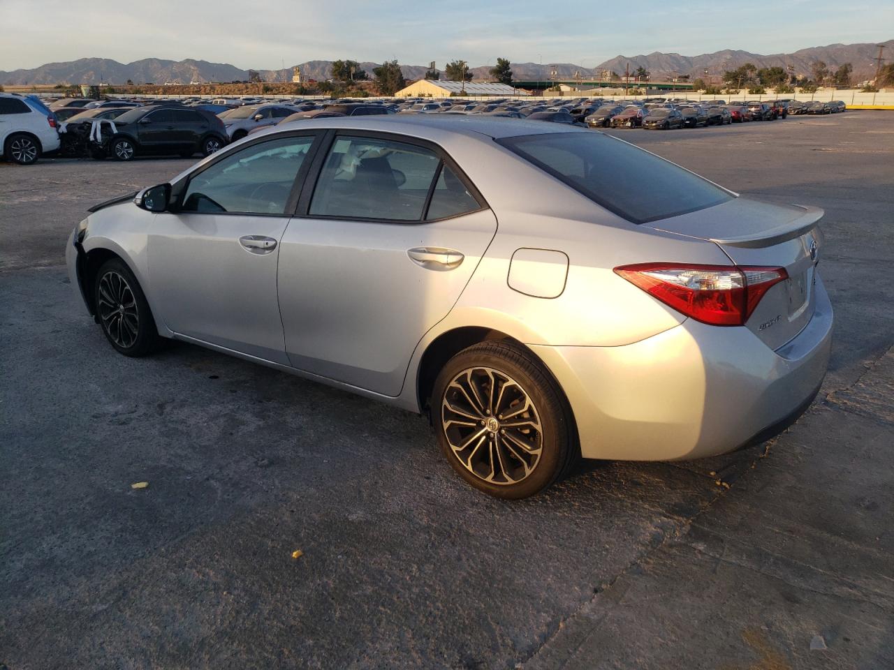Image 2 of 2016 TOYOTA COROLLA L 2016 with VIN 5YFBURHE7GP428004