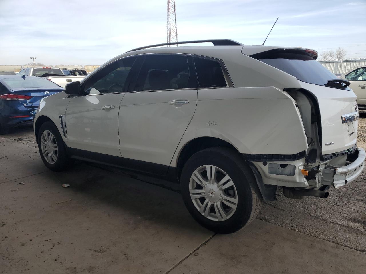 Obraz 2 z 2016 CADILLAC SRX  2016 z VIN 3GYFNAE31GS584359
