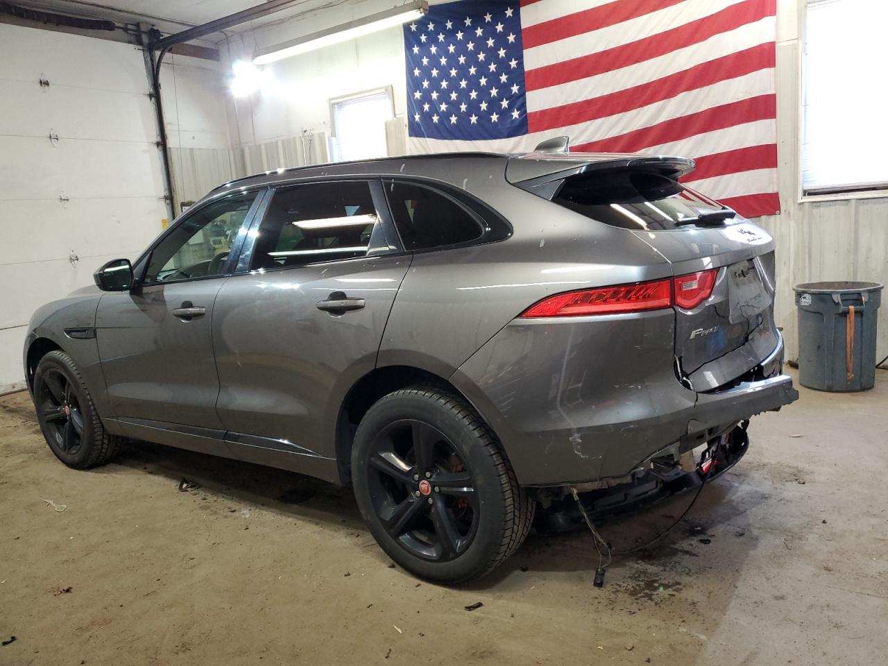Obraz 2 z 2017 JAGUAR F-PACE S 2017 z VIN SADCM2BV4HA890938