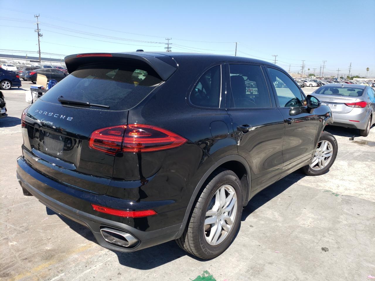 Image 3 of Porsche Cayenne 2016 with VIN WP1AA2A23GKA15635
