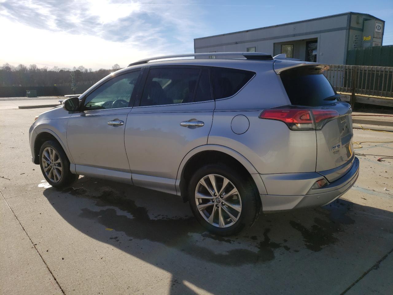 Image 2 of 2017 TOYOTA RAV4 LIMITED 2017 with VIN 2T3DFREV9HW564245