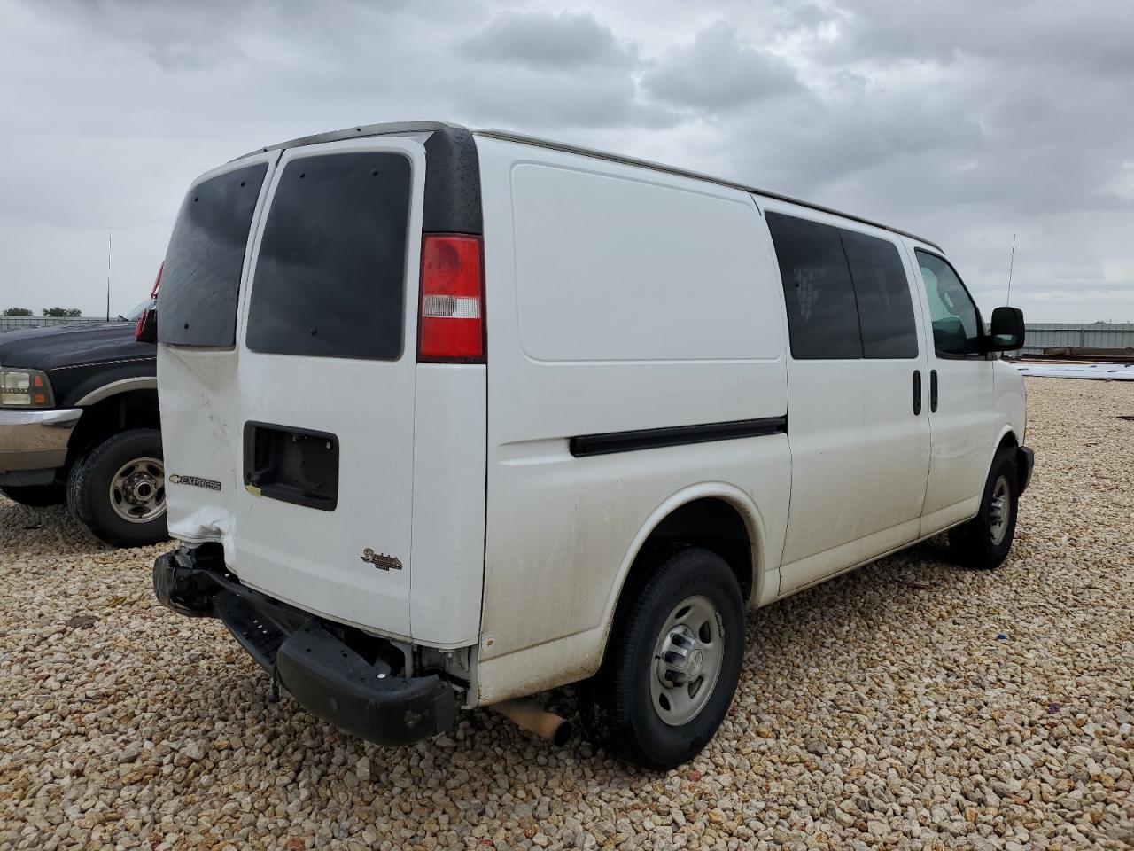Image 3 of 2017 CHEVROLET EXPRESS G2500  2017 with VIN 1GCWGAFF7H1188500