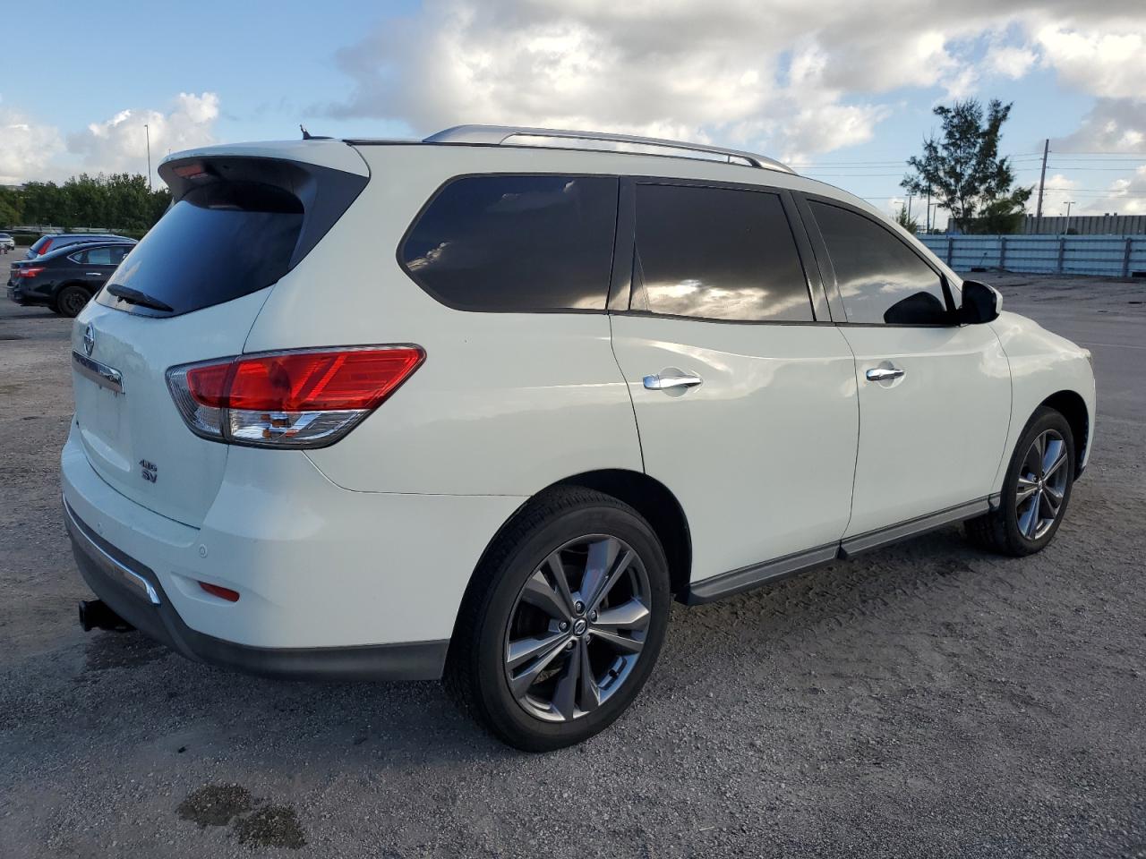 Obraz 3 z 2013 NISSAN PATHFINDER S 2013 z VIN 5N1AR2MM8DC661035