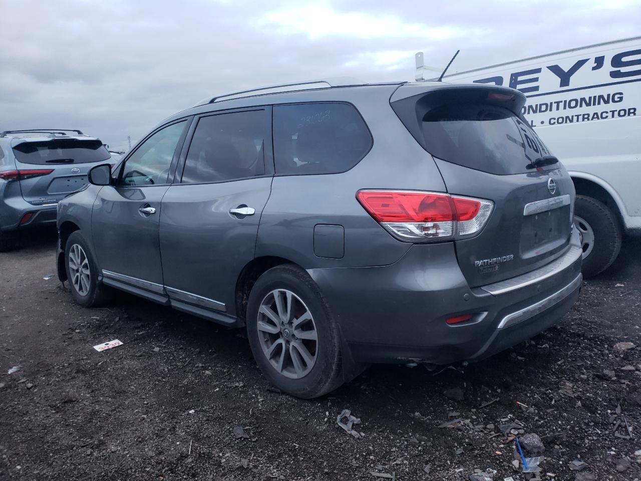 Image 2 of 2016 NISSAN PATHFINDER S 2016 with VIN 5N1AR2MM2GC626978