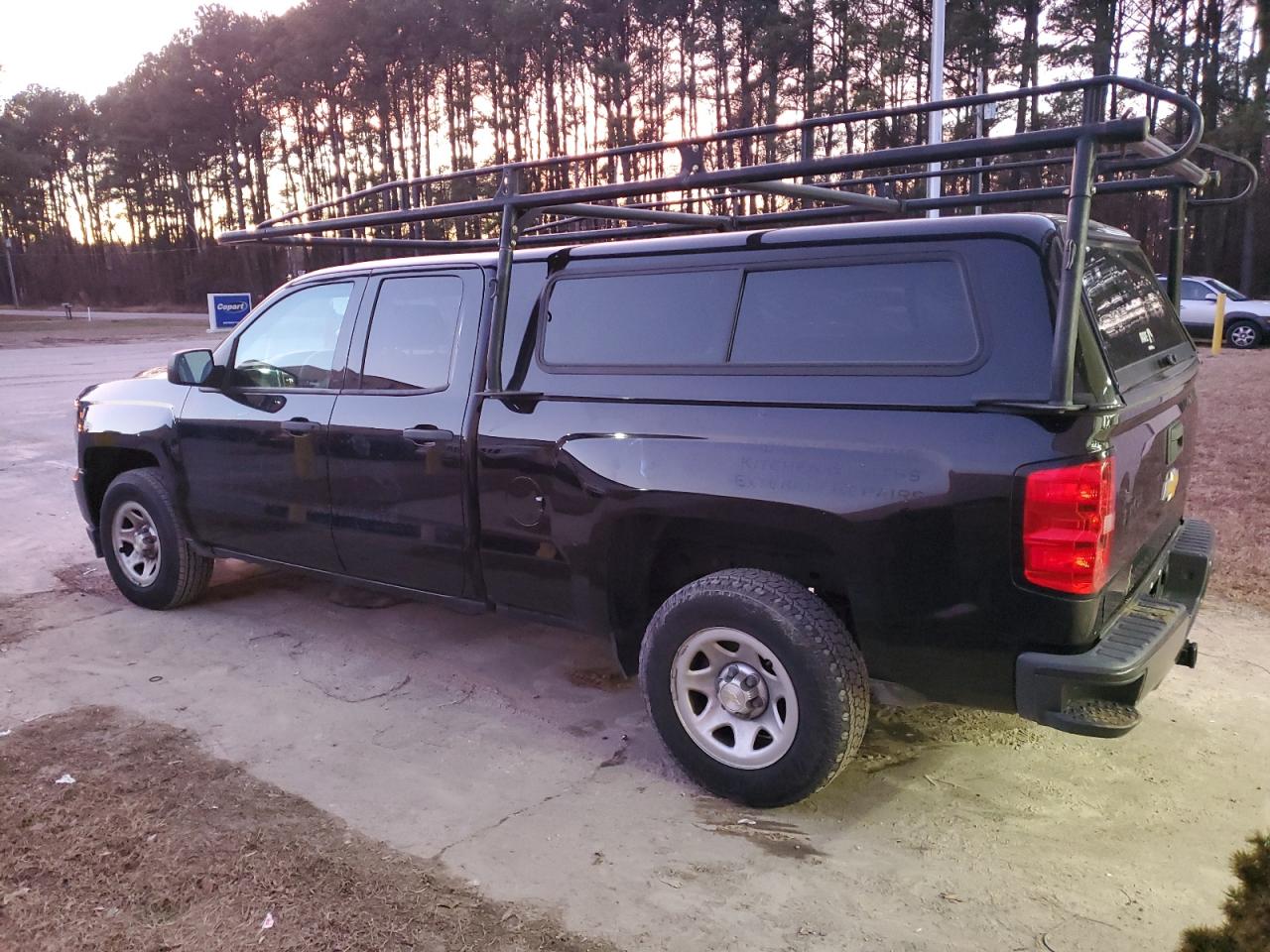 Image 2 of 2018 CHEVROLET SILVERADO C1500 2018 with VIN 1GCRCNEH8JZ266440