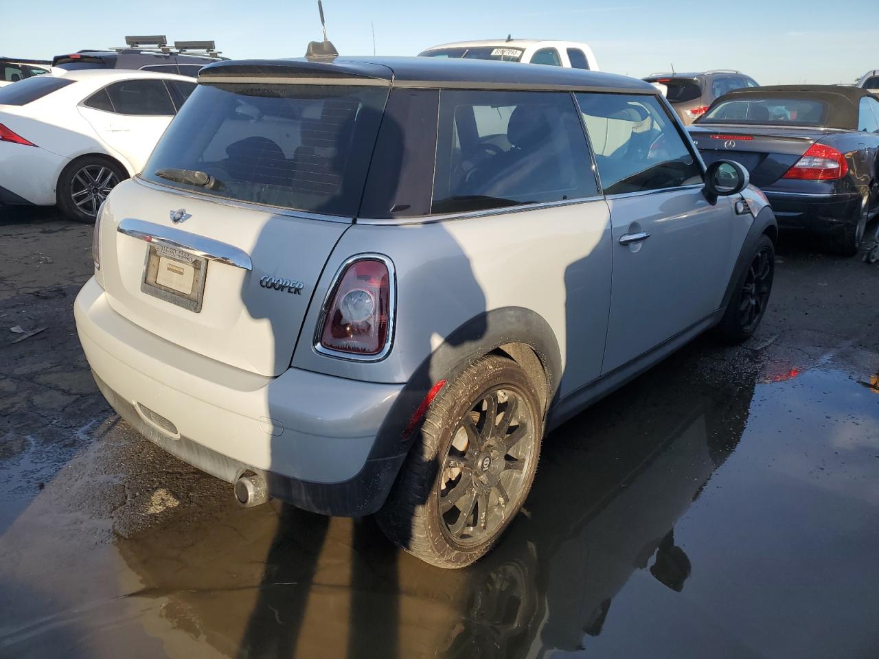 Image 3 of 2010 MINI COOPER  2010 with VIN WMWMF3C59ATZ24314
