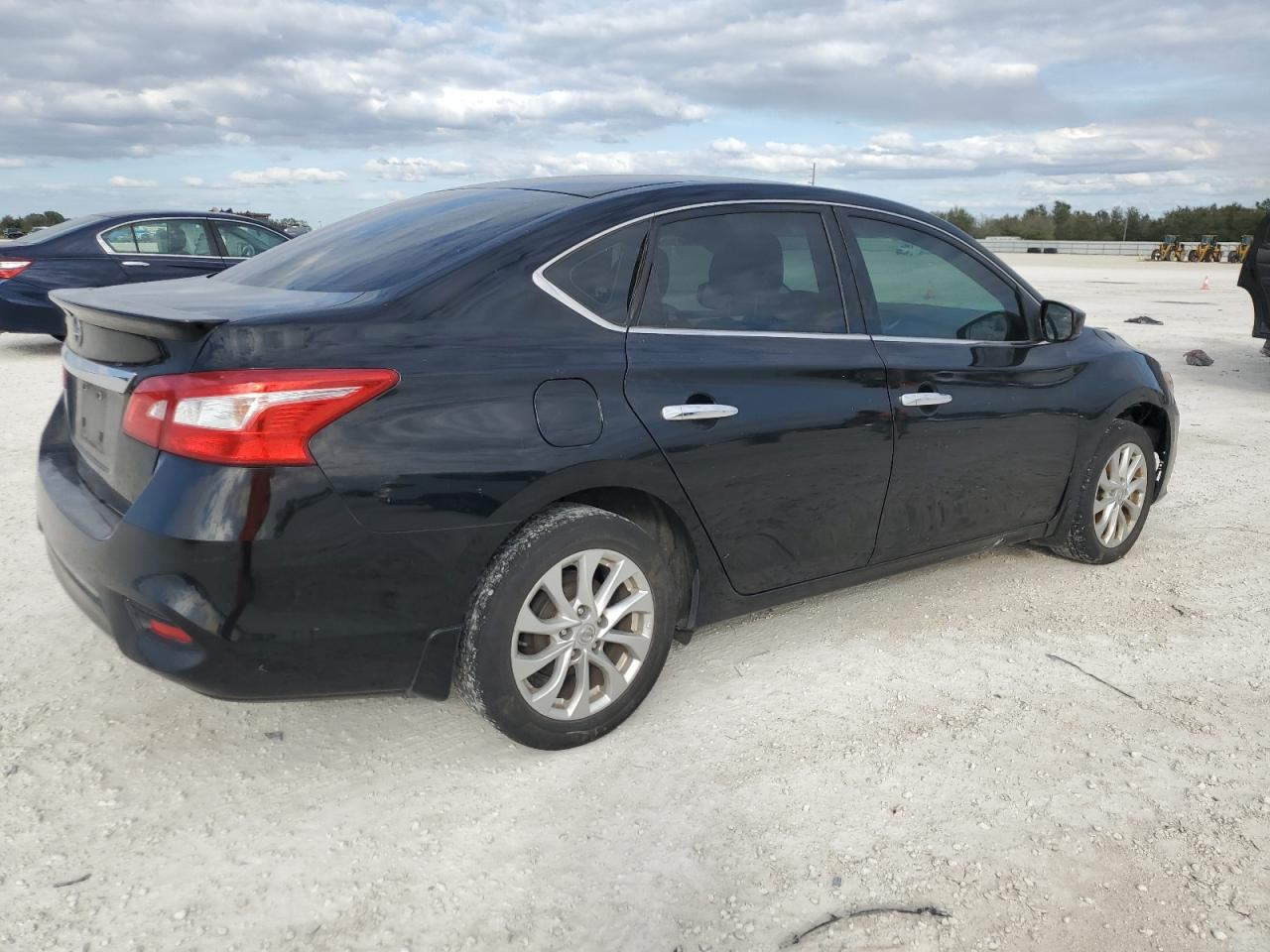 Obraz 3 z 2017 NISSAN SENTRA S 2017 z VIN 3N1AB7APXHY370704