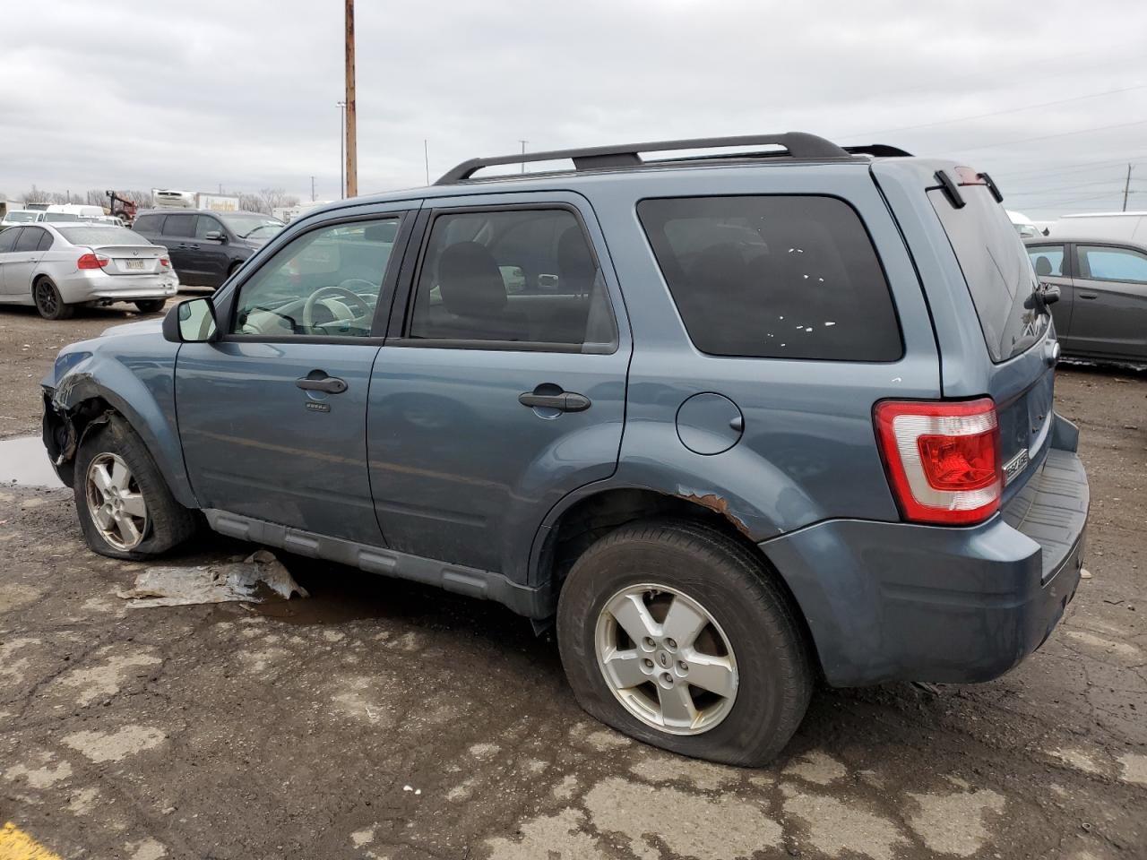 Изображение 2 2010 FORD ESCAPE XLT 2010 с VIN 1FMCU0D74AKD39063