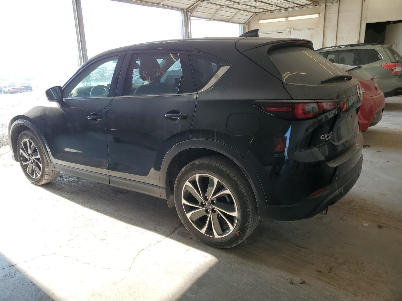 Image 2 of 2023 MAZDA CX-5 PREMIUM 2023 with VIN JM3KFBDM4P0188619