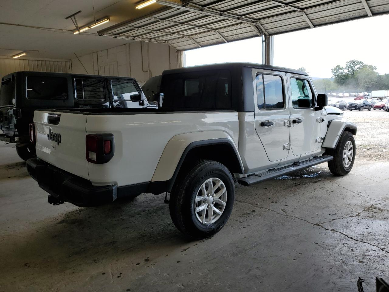 Image 3 of 2023 JEEP GLADIATOR SPORT 2023 with VIN 1C6HJTAG2PL520083