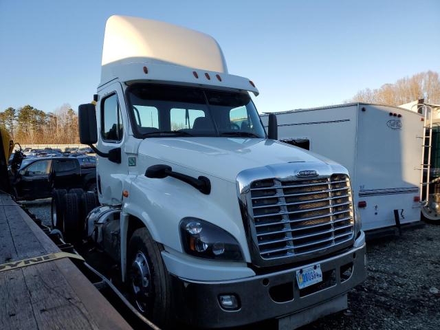 Image 1 of 2018 FREIGHTLINER CASCADIA 125  2018 with VIN 3AKJGEDV4JSJM3646