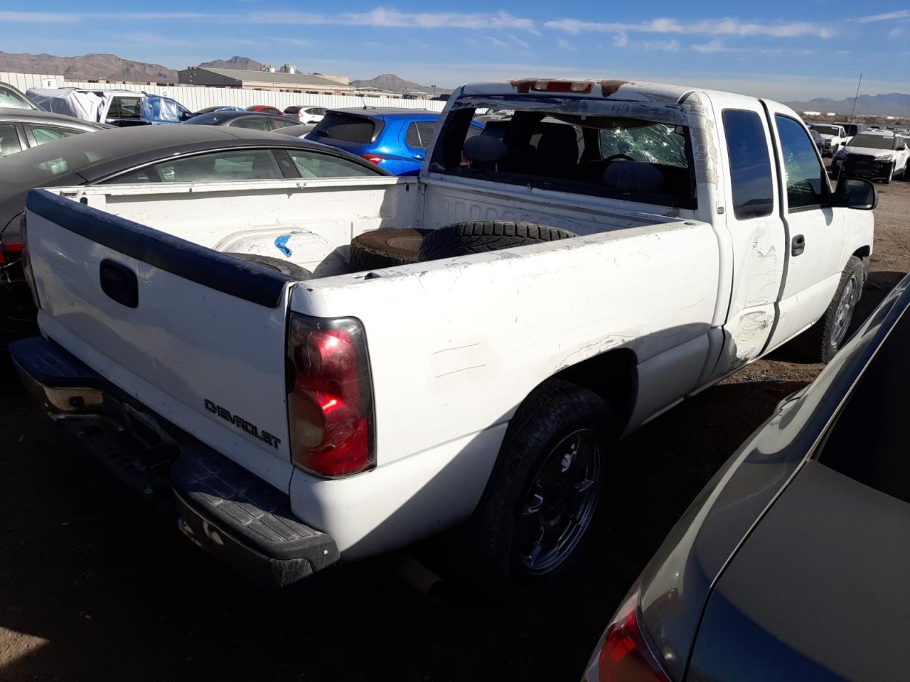 Obraz 3 z 2004 CHEVROLET SILVERADO C1500 2004 z VIN 2GCEC19V341380172